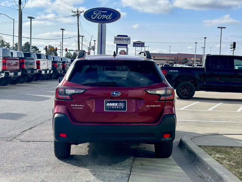 Used 2025 Subaru Outback Premium image 3