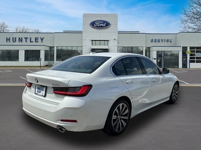 Used 2025 BMW 330i xDrive Sedan AWD/4WD image 5