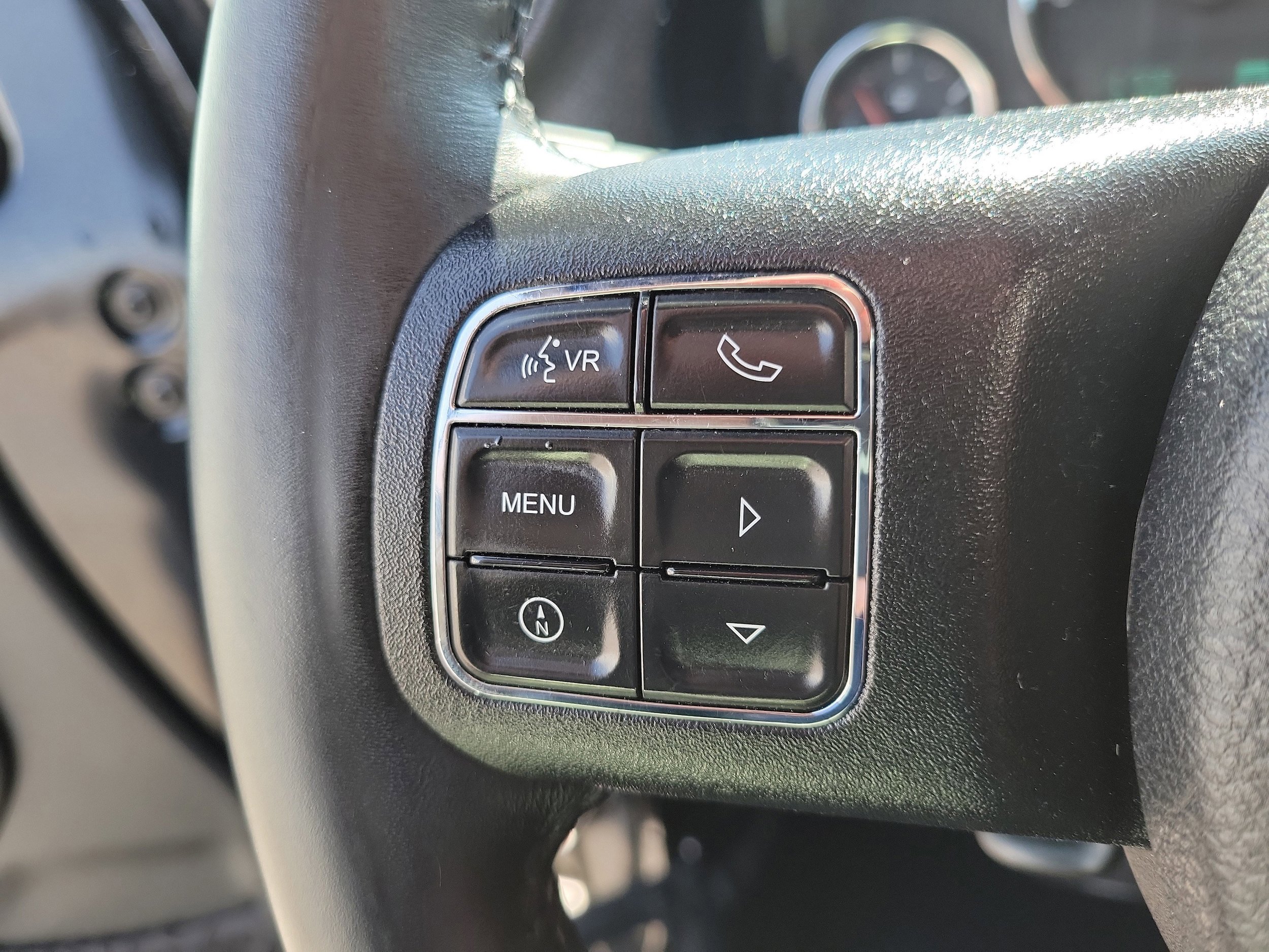 Used 2017 Jeep Wrangler Unlimited Rubicon w/ Connectivity Group AWD/4WD image 19