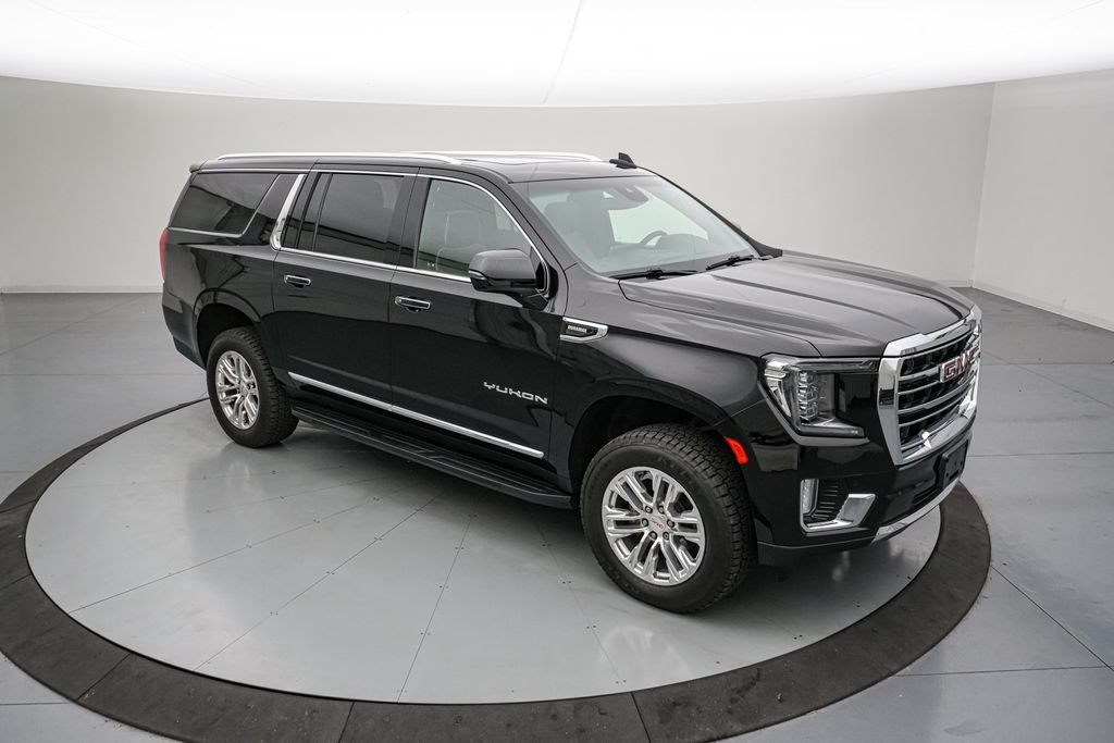 Used 2023 GMC Yukon XL SLT w/ SLT Luxury Package AWD/4WD image 2