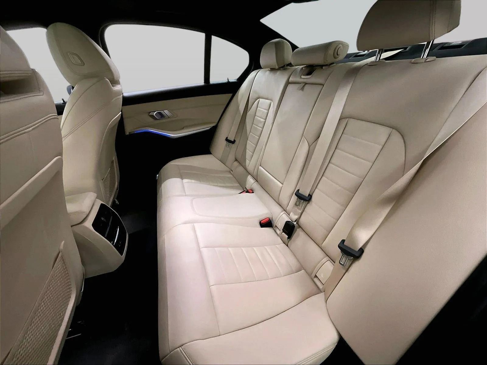 Used 2019 BMW 330i xDrive Sedan w/ Driving Assistance Package image 25