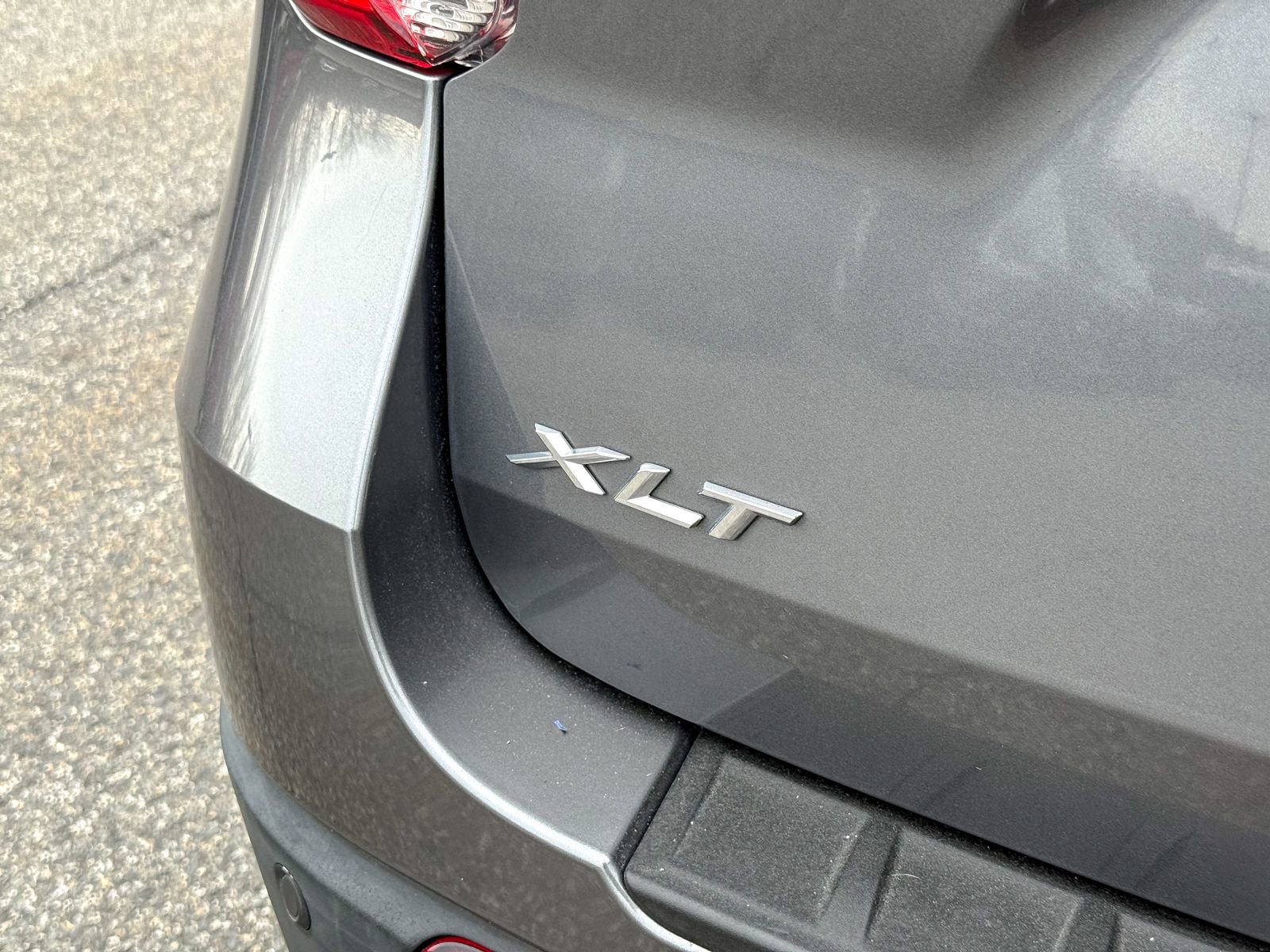 Certified 2022 Ford Explorer XLT w/ Equipment Group 202A image 13