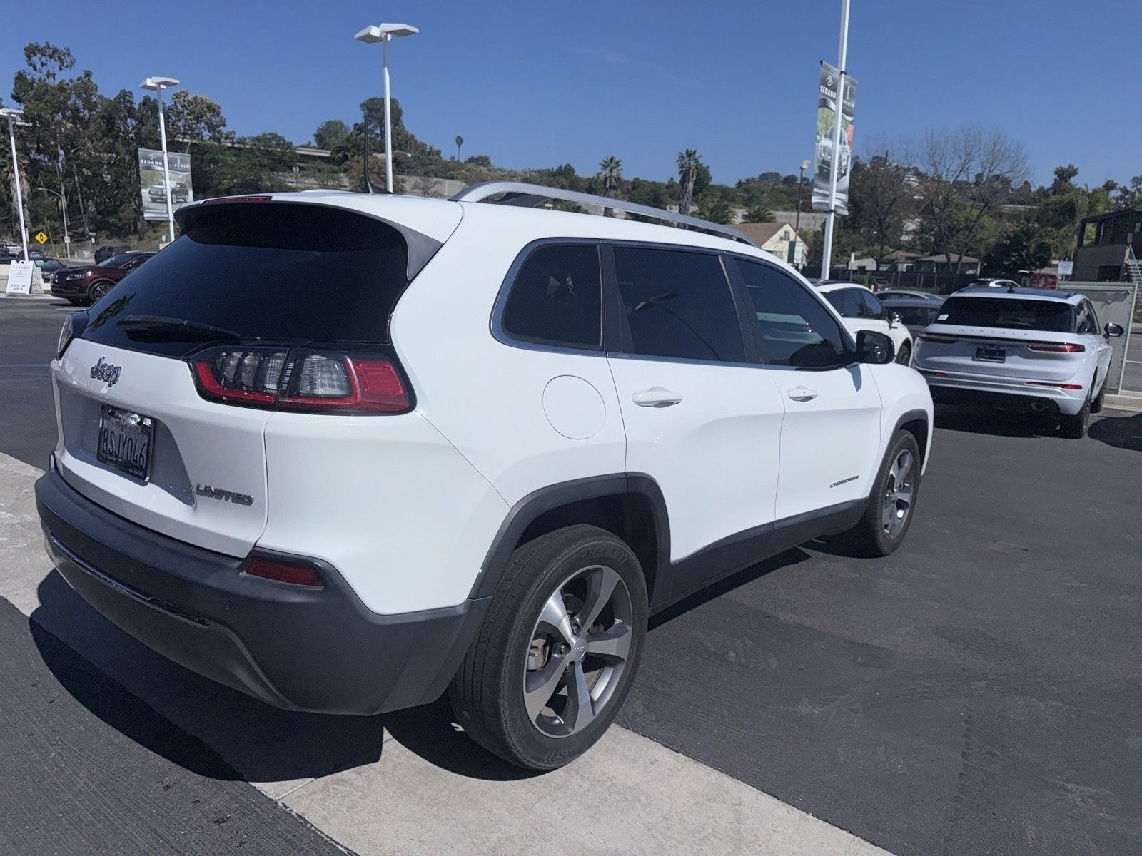 Used 2020 Jeep Cherokee Limited image 10