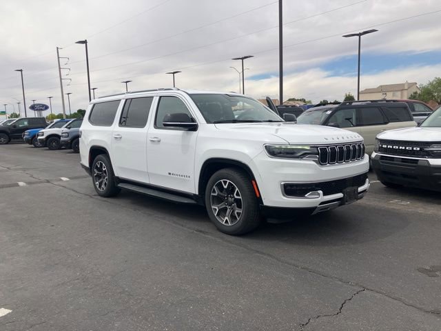 Used 2024 Jeep Wagoneer L Series III w/ Flexible Seating Group AWD/4WD image 1