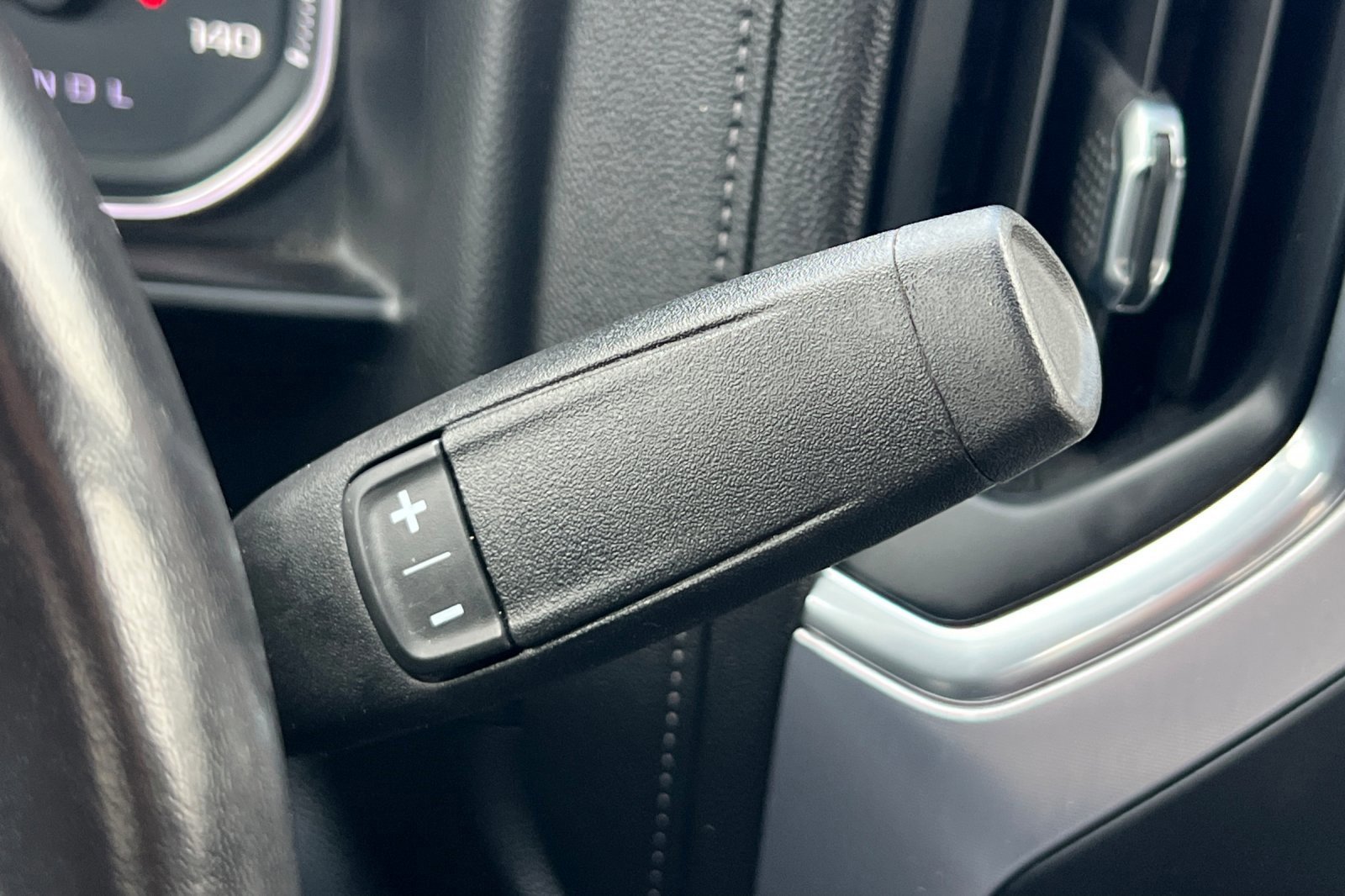 Used 2021 GMC Sierra 2500 SLT w/ SLT Preferred Package image 24