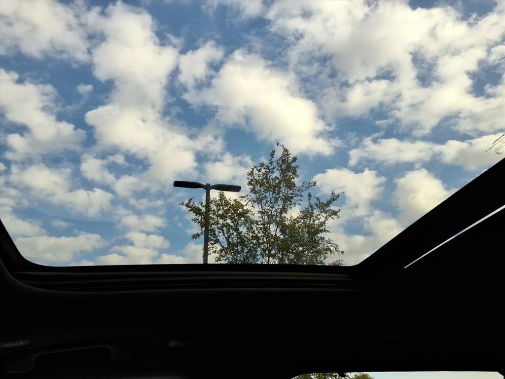 Used 2024 Jeep Grand Cherokee L Limited w/ Luxury Tech Group II image 21