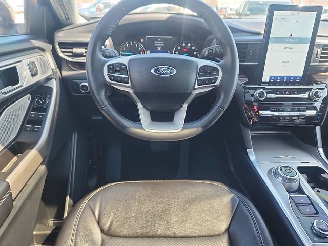 Certified 2023 Ford Explorer Limited w/ Limited Technology Package AWD/4WD image 9