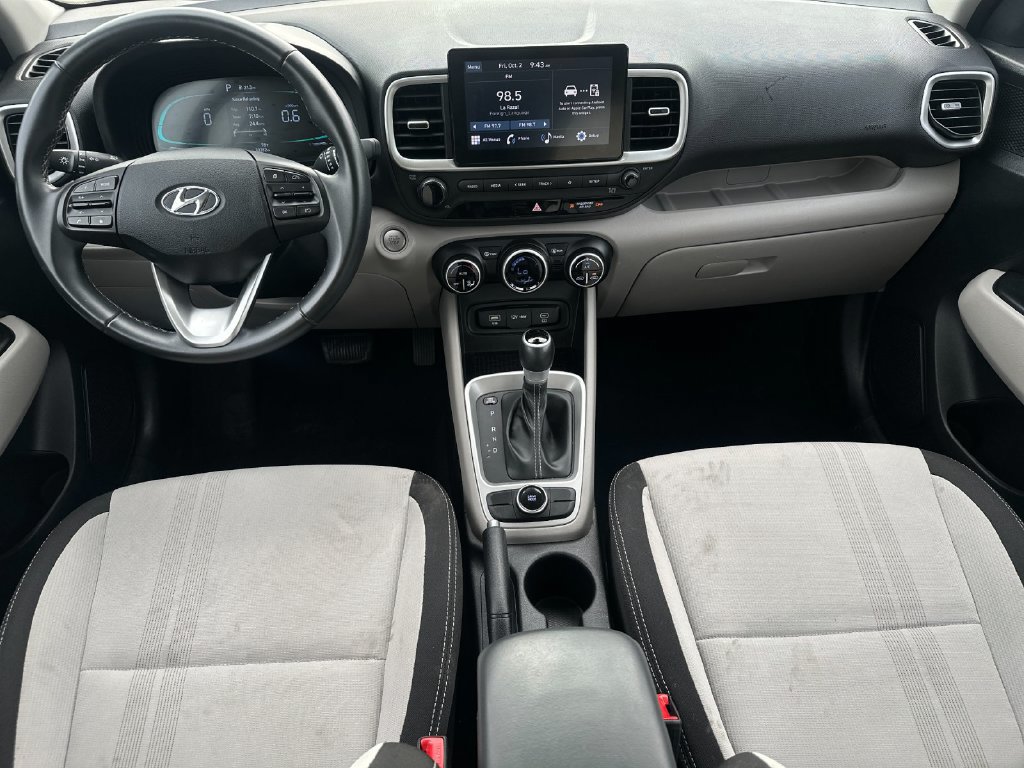 Used 2025 Hyundai Venue SEL FWD image 12
