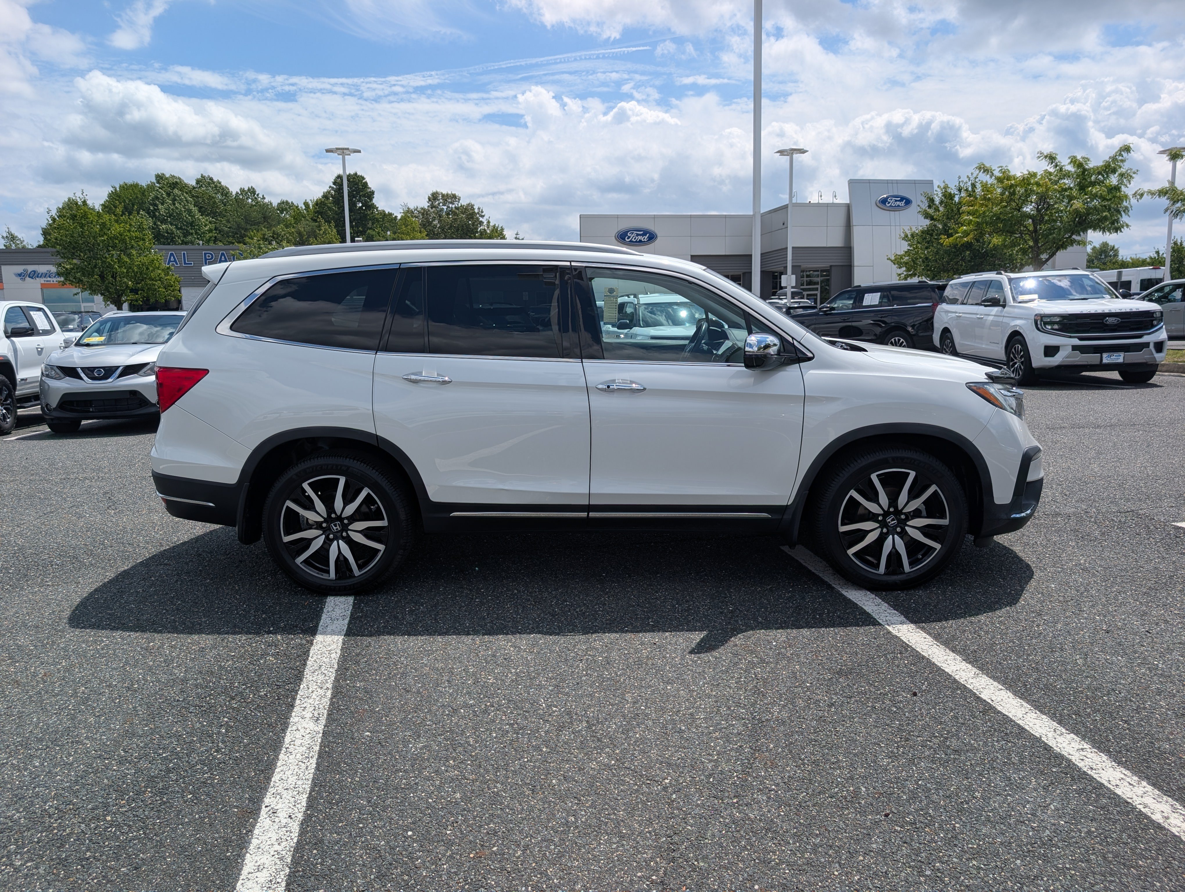 Used 2021 Honda Pilot Touring image 2