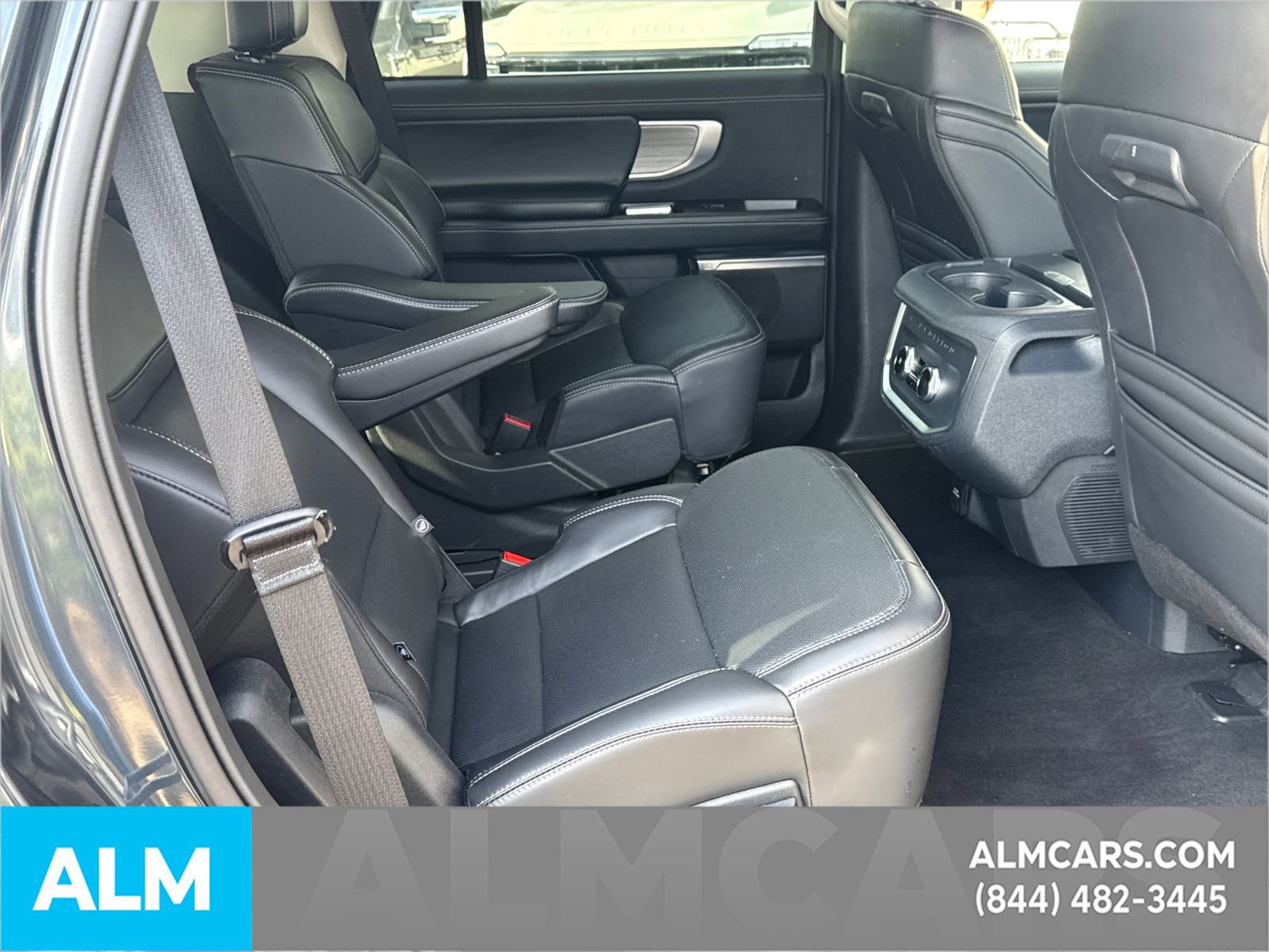 Certified 2025 Ford Expedition Platinum image 18