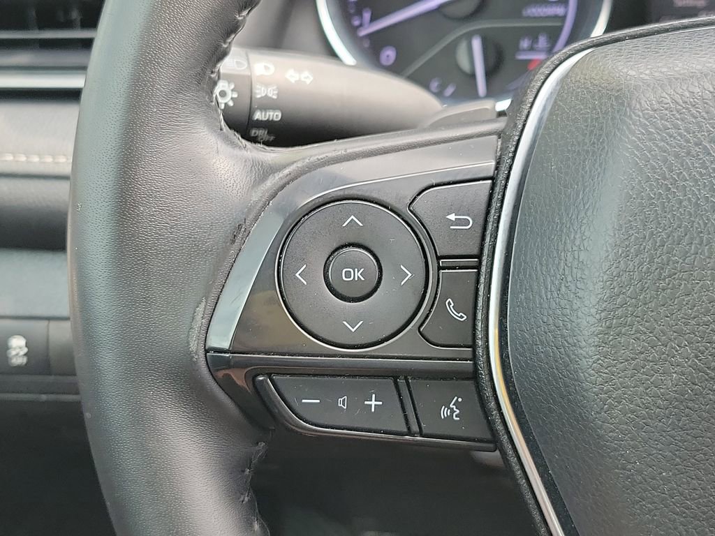Used 2020 Toyota Camry SE FWD image 22