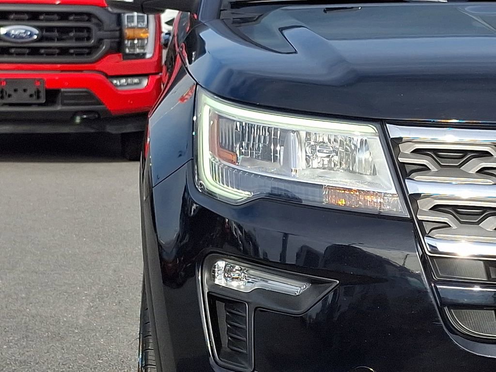 Certified 2018 Ford Explorer XLT w/ Equipment Group 202A image 9