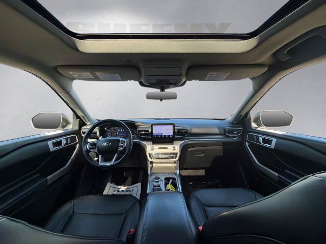 Certified 2022 Ford Explorer XLT AWD/4WD image 3