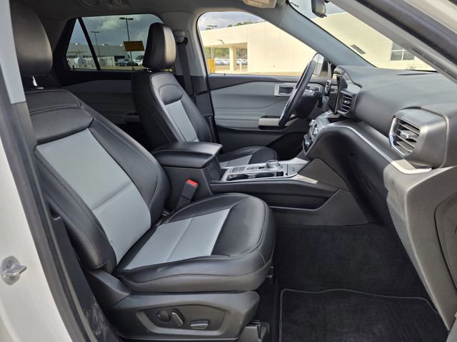 Certified 2022 Ford Explorer XLT w/ Equipment Group 202A image 26