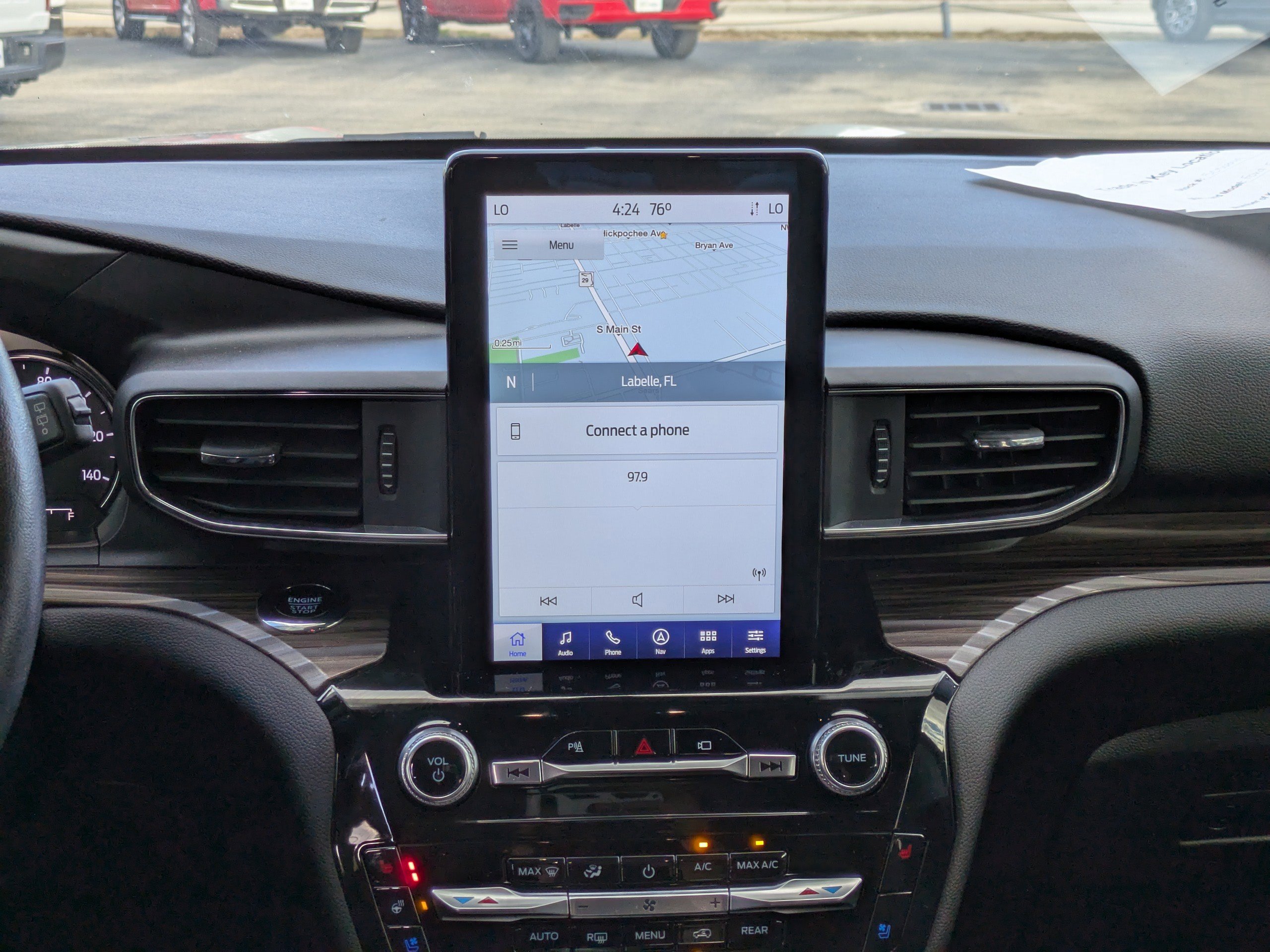 Certified 2022 Ford Explorer Limited w/ Limited Technology Package image 17