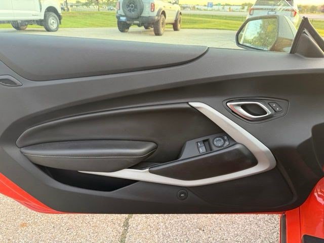 Used 2020 Chevrolet Camaro SS RWD image 11