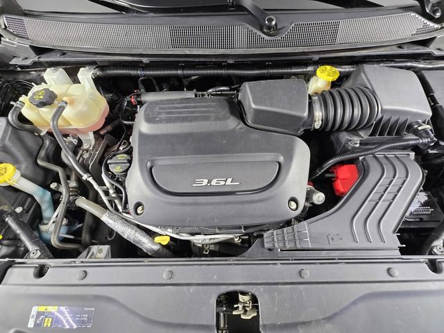 Used 2019 Chrysler Pacifica Touring-L Plus w/ Tire & Wheel Group FWD image 35