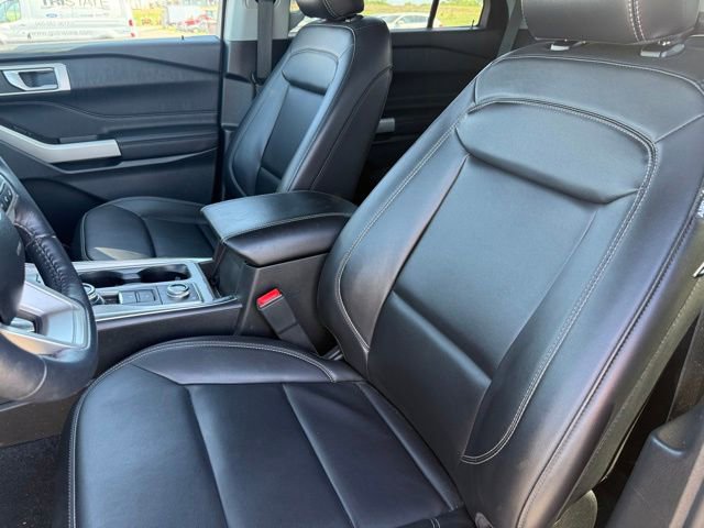 Certified 2023 Ford Explorer XLT w/ Equipment Group 202A AWD/4WD image 12