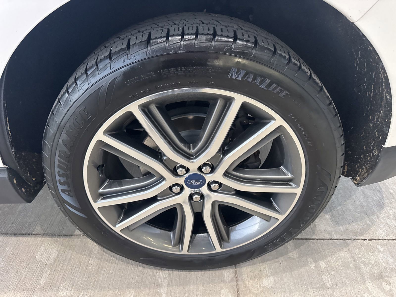 Certified 2019 Ford Edge Titanium w/ Cold Weather Package image 19