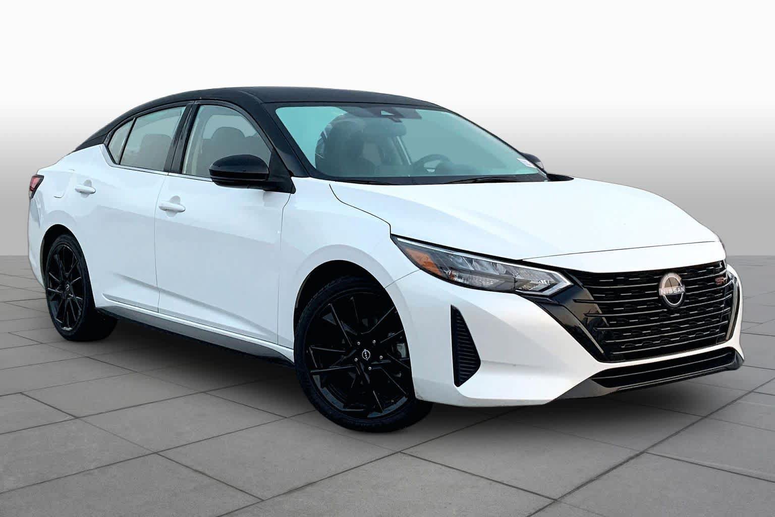 Used 2025 Nissan Sentra SR w/ Midnight Edition FWD image 3