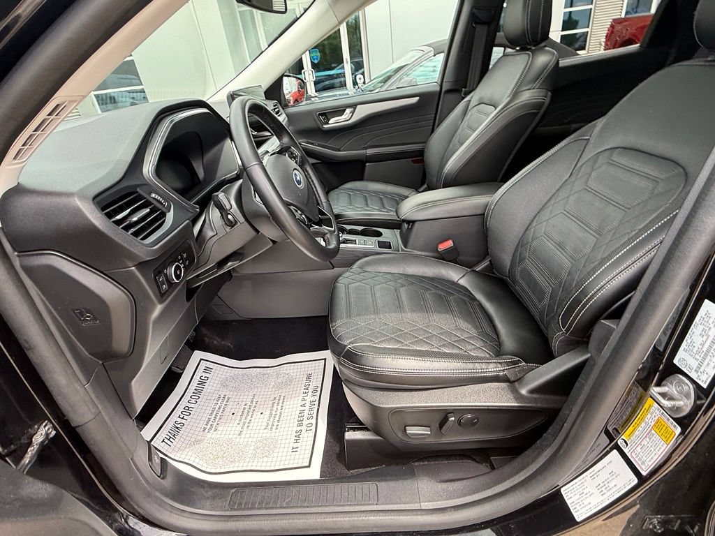 Certified 2023 Ford Escape Platinum w/ Premium Technology Package AWD/4WD image 23