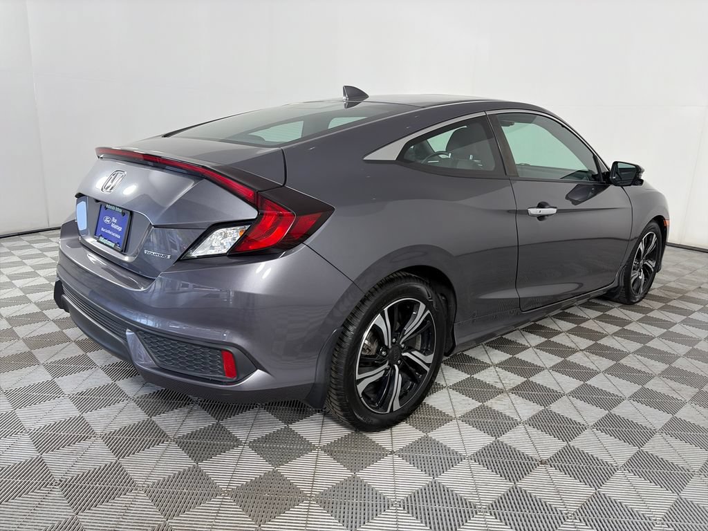 Used 2017 Honda Civic Touring image 7