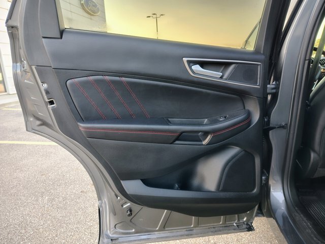 Certified 2022 Ford Edge ST-Line w/ Class II Trailer Tow Package AWD/4WD image 11