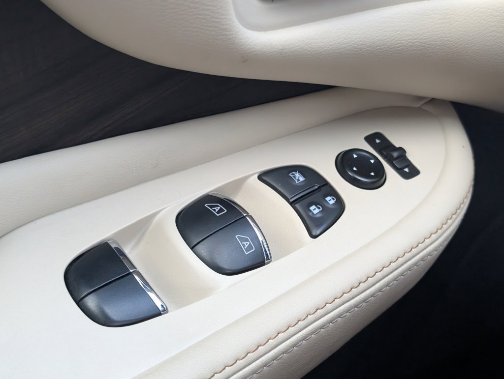Used 2023 Nissan Murano Platinum w/ Cargo Package FWD image 14