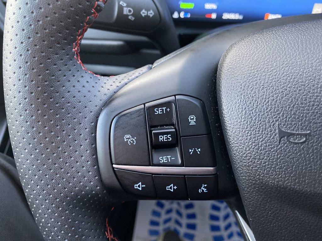 Certified 2025 Ford Escape ST-Line Elite w/ Premium Technology Package image 36