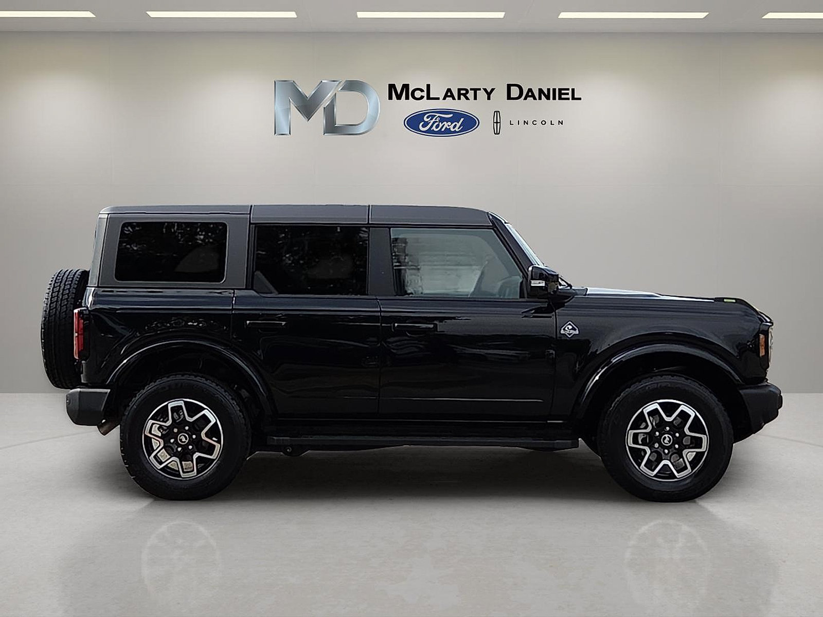 Certified 2024 Ford Bronco Outer Banks AWD/4WD image 6