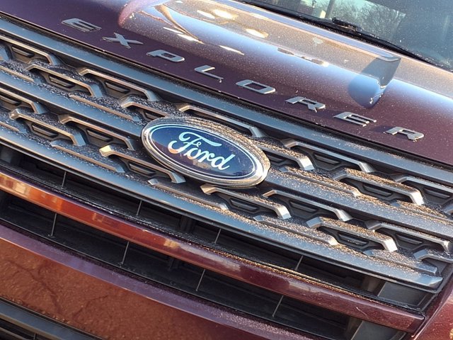 Certified 2018 Ford Explorer XLT w/ Equipment Group 202A image 26