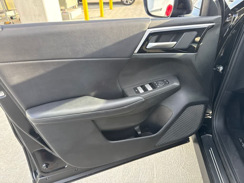Used 2024 Mitsubishi Outlander SE FWD image 11