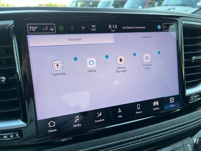 Used 2025 Chrysler Pacifica Limited FWD image 38