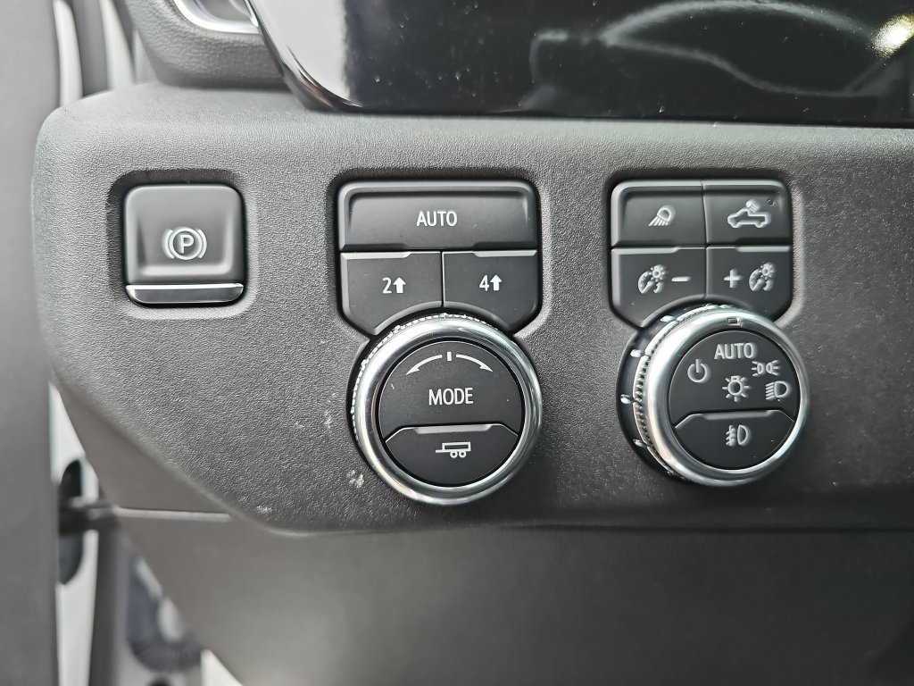 Used 2025 GMC Sierra 1500 SLT AWD/4WD image 25