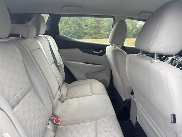 Used 2022 Nissan Rogue Sport SV image 39