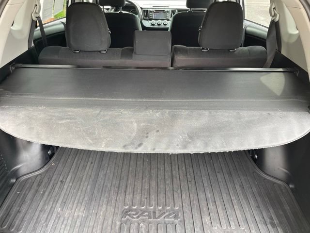 Used 2018 Toyota RAV4 LE w/ All Weather Liner Package AWD/4WD image 23