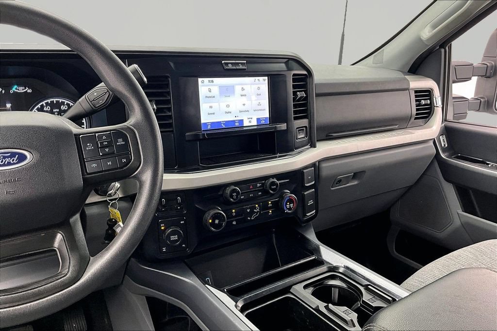 Certified 2025 Ford F250 XLT w/ FX4 Off-Road Package AWD/4WD image 6