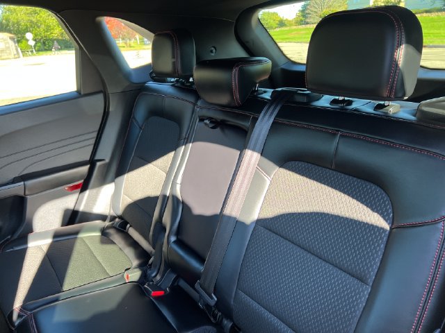 Certified 2025 Ford Escape ST-Line Select AWD/4WD image 24