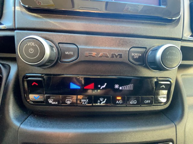 Used 2025 RAM ProMaster 2500 w/ U-Haul Equipment Group FWD image 23
