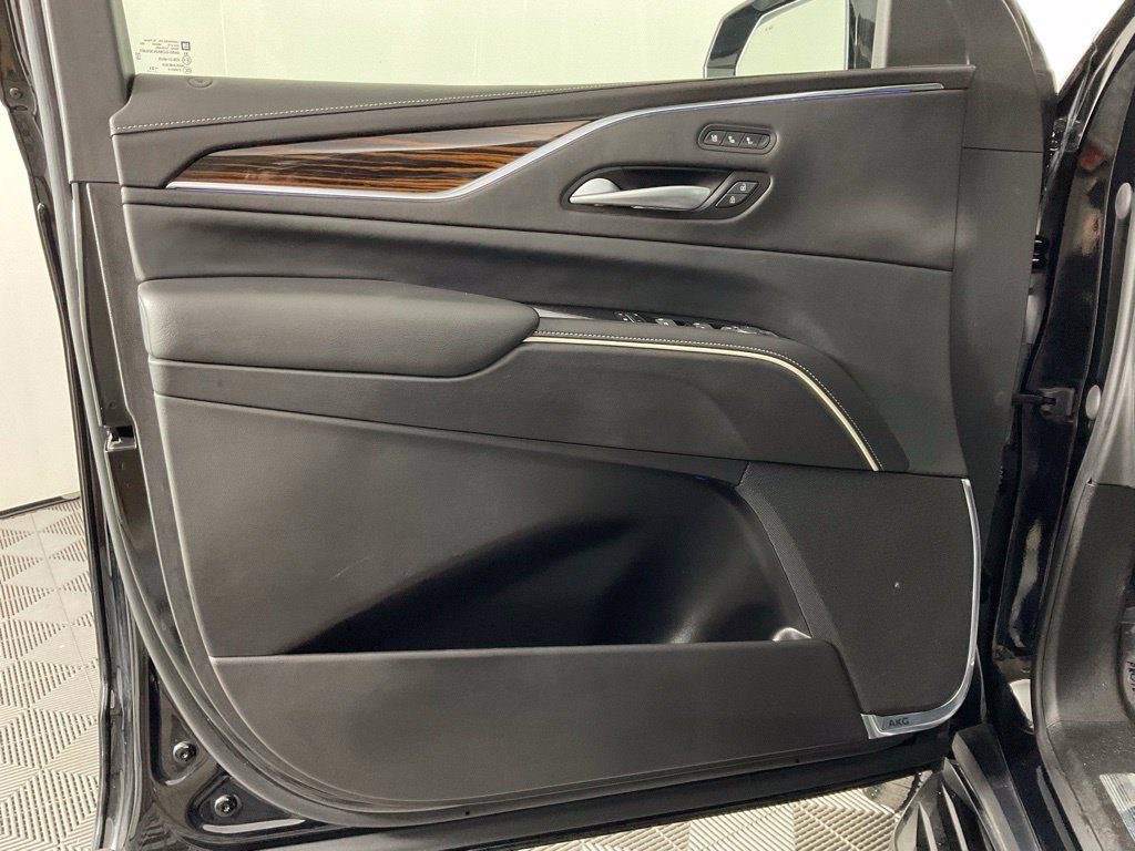 Used 2023 Cadillac Escalade Premium Luxury RWD image 12