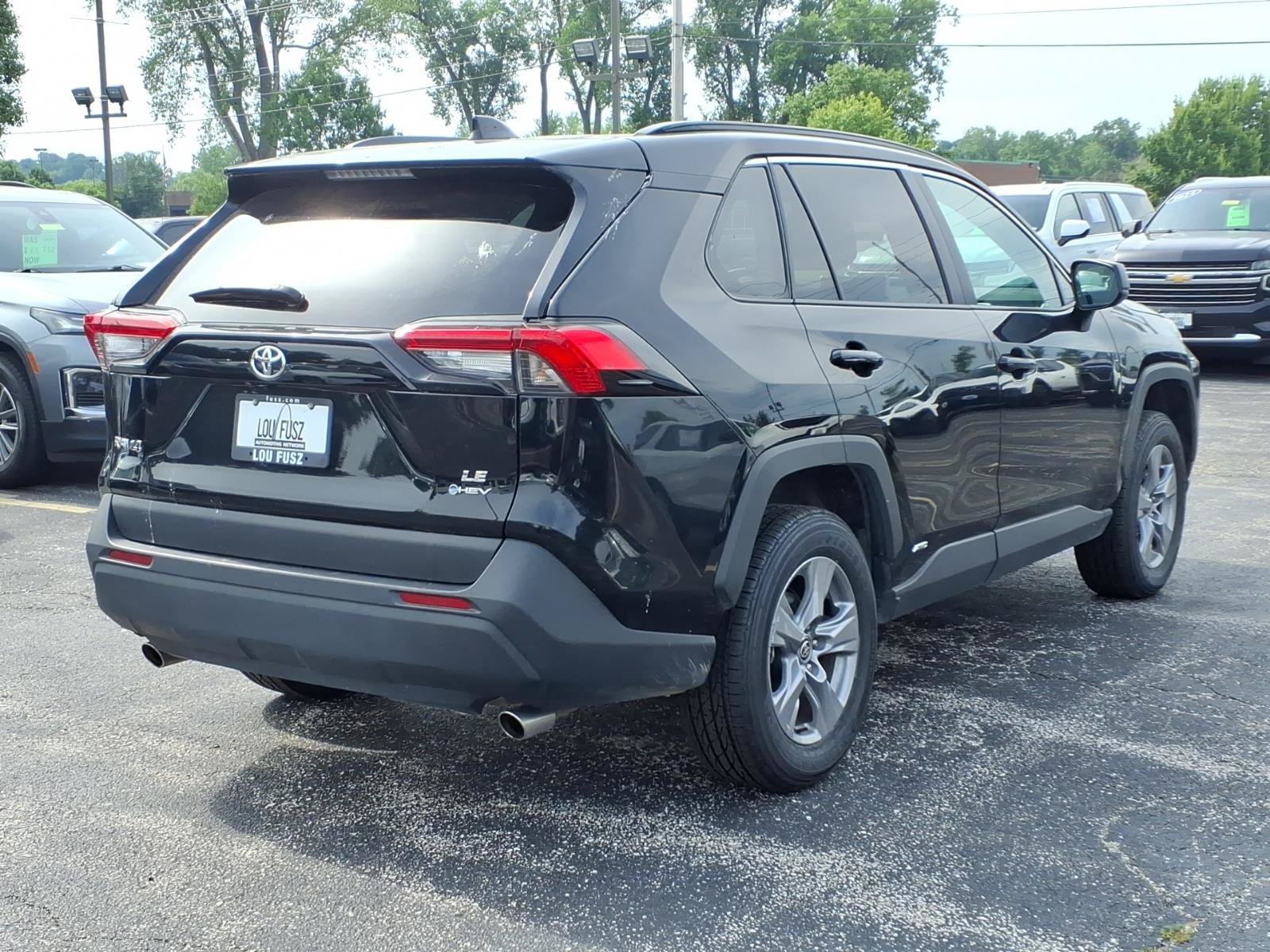 Used 2025 Toyota RAV4 LE AWD/4WD image 25