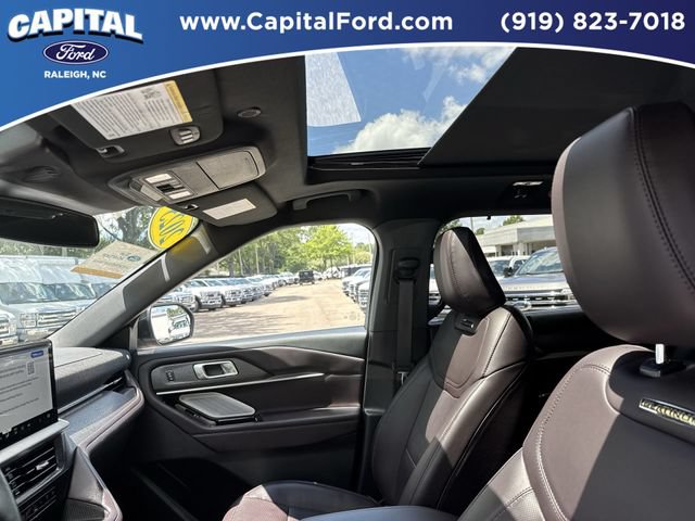 Certified 2025 Ford Explorer Platinum RWD image 22