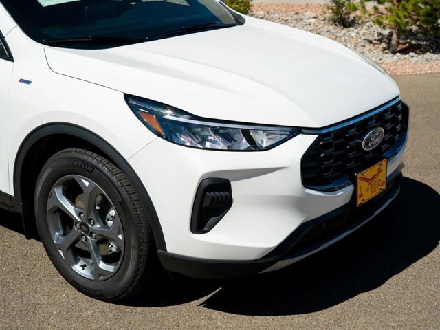 Certified 2025 Ford Escape ST-Line w/ Equipment Group 301A image 9