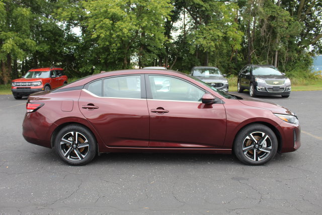 Used 2024 Nissan Sentra SV FWD image 14