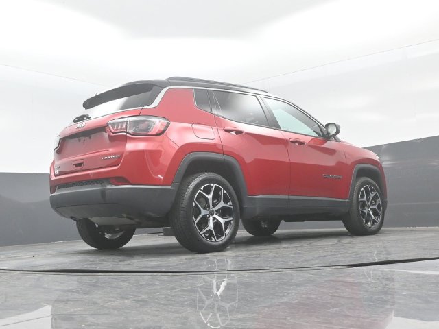 Used 2025 Jeep Compass Limited AWD/4WD image 23