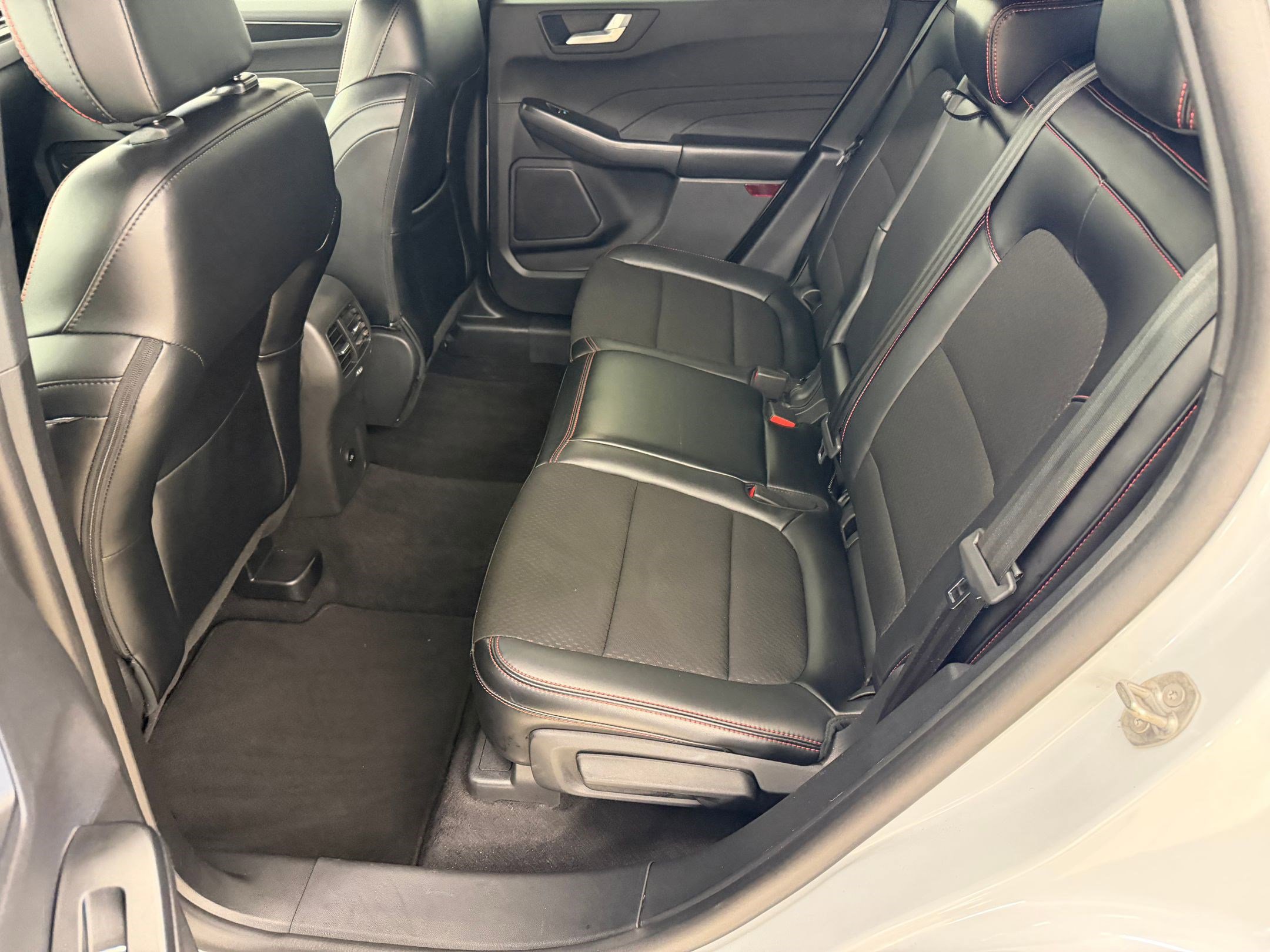 Certified 2025 Ford Escape ST-Line image 13