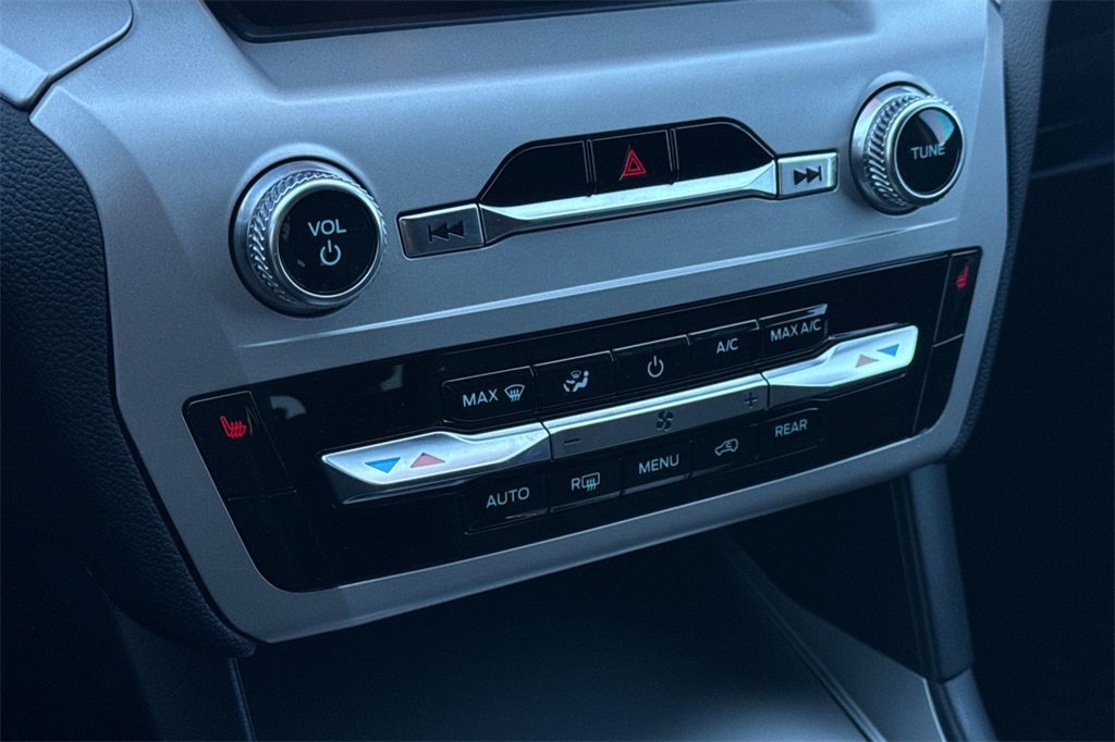 Certified 2023 Ford Explorer XLT image 20