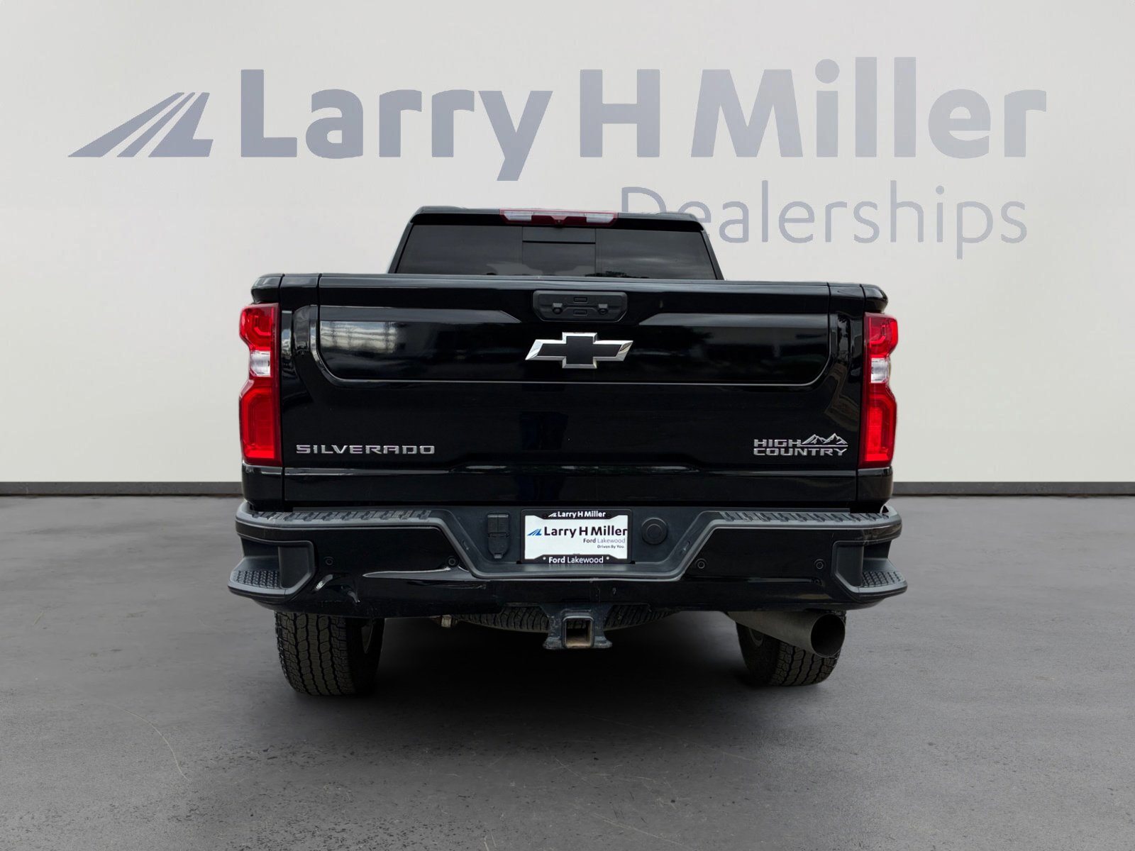 Used 2022 Chevrolet Silverado 2500 High Country w/ Safety Package II AWD/4WD image 4