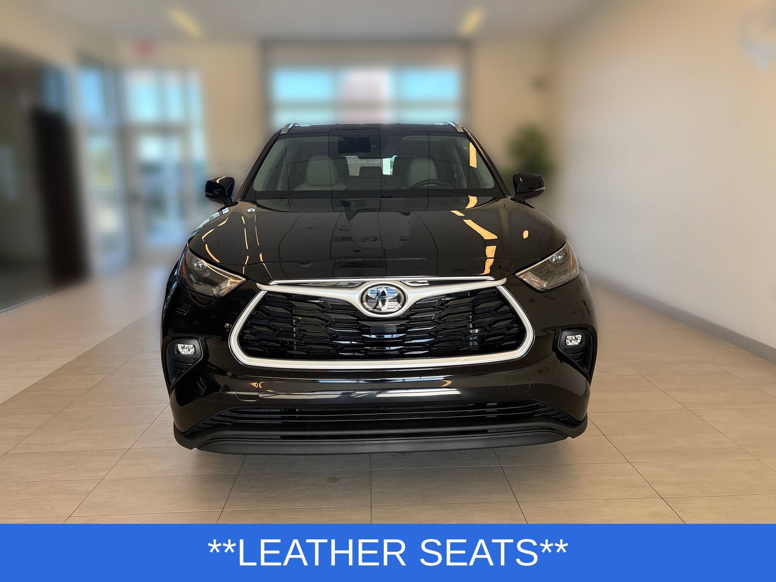 Used 2022 Toyota Highlander XLE AWD/4WD image 7
