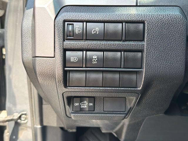 Used 2025 Toyota Tacoma SR5 AWD/4WD image 32